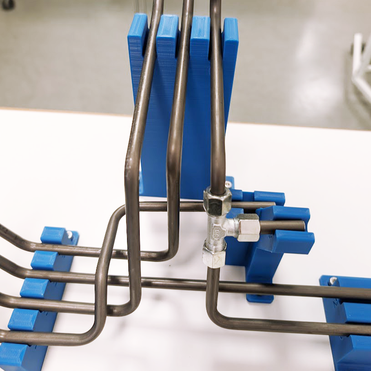 Hulpstuk met 3D-geprinte mallen verdubbelt montagesnelheid 