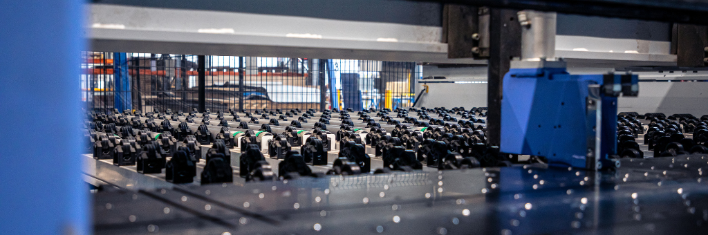 Close-up van geautomatiseerde machines in een productielijn